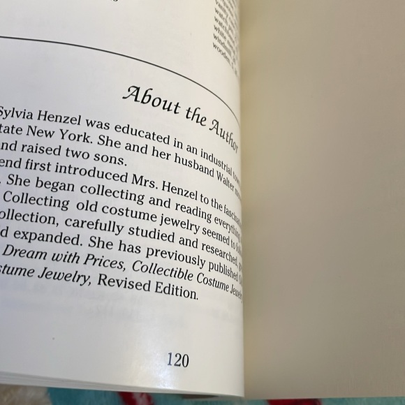 Collectible Costume Jewelry Guide Book - Picture 9 of 9